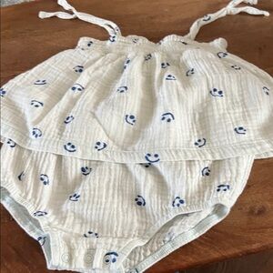 Molo onesie.